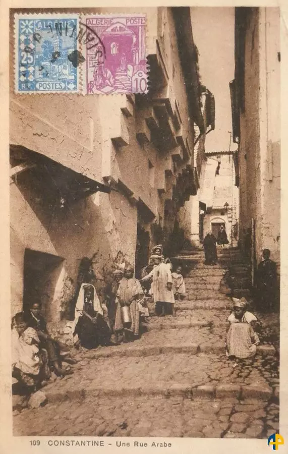 Carte postale Constantine - Une rue arabe